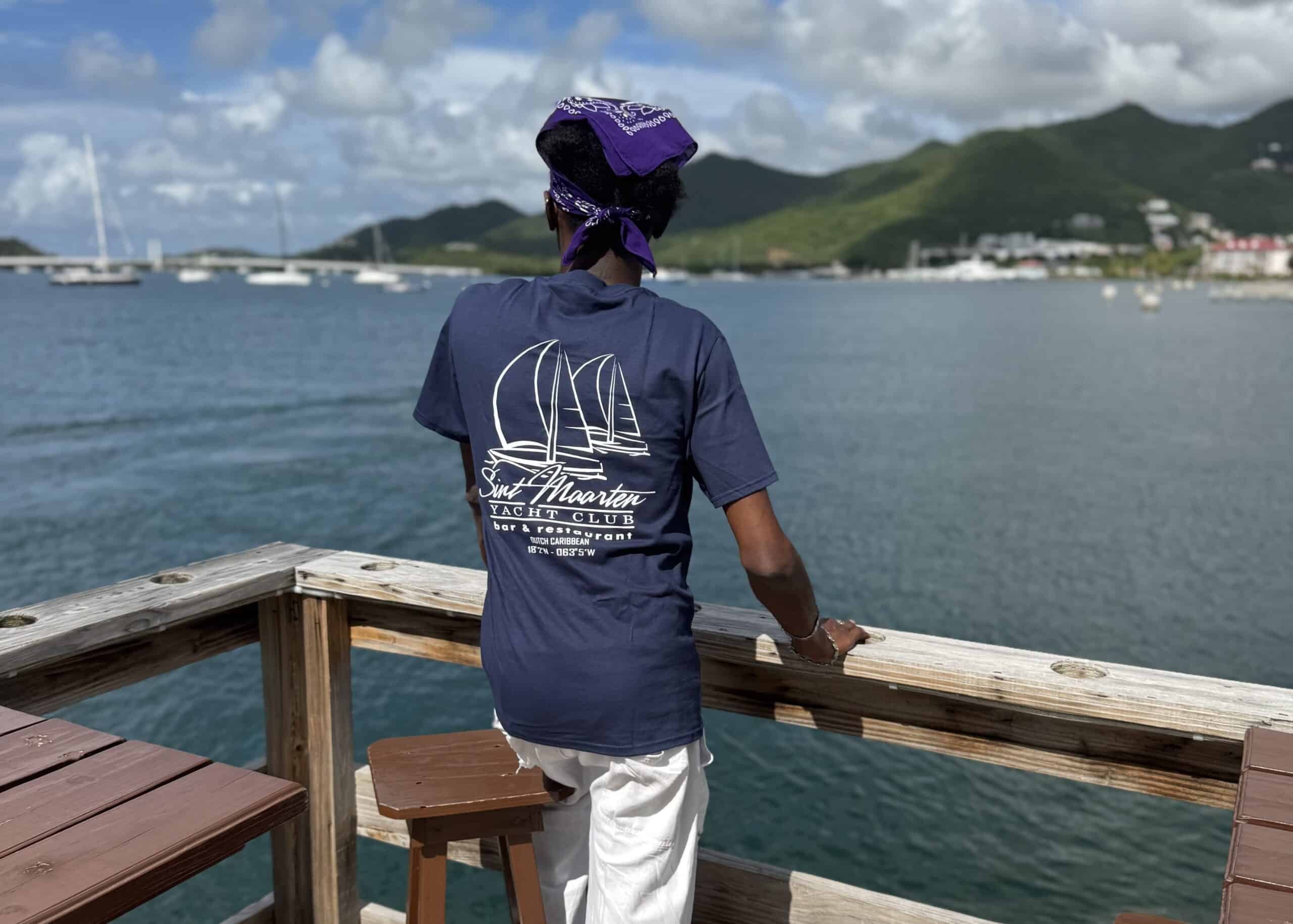 Merchandise SMYC Bar & Restaurant